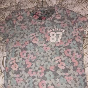Aeropostale floral crew neck